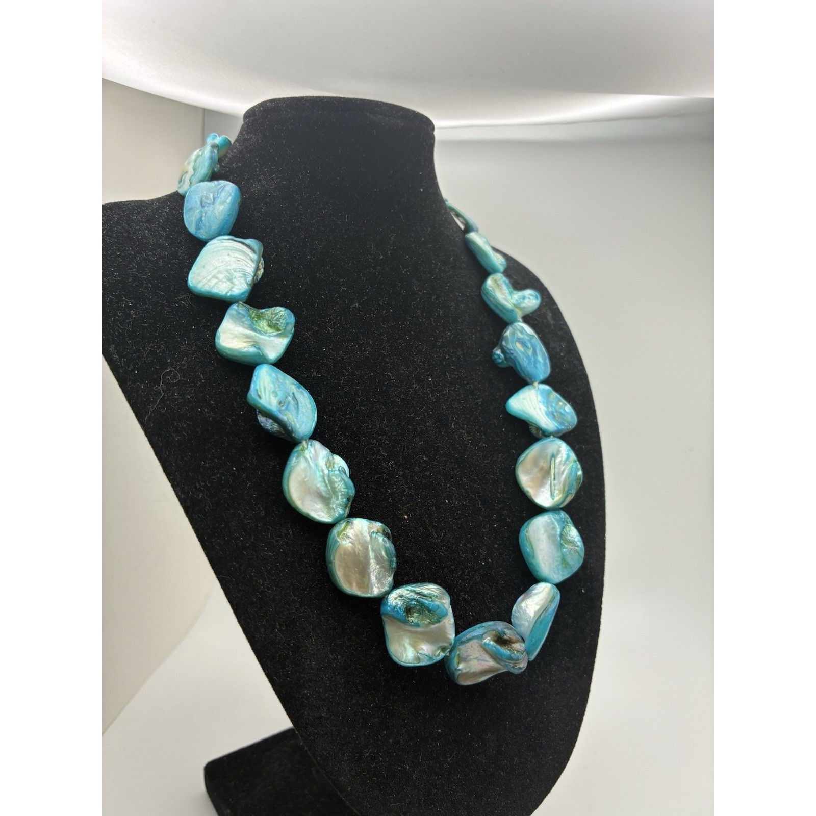 Turquoise Died Abalone Shell Necklace 16 Inch Silver Tone Lobster Clasp